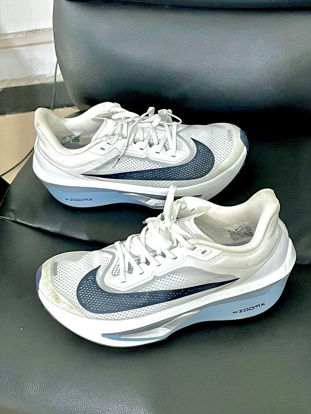 同学欠了我六百大洋,那这双耐克给我抵债,有没有大神帮忙鉴定!?